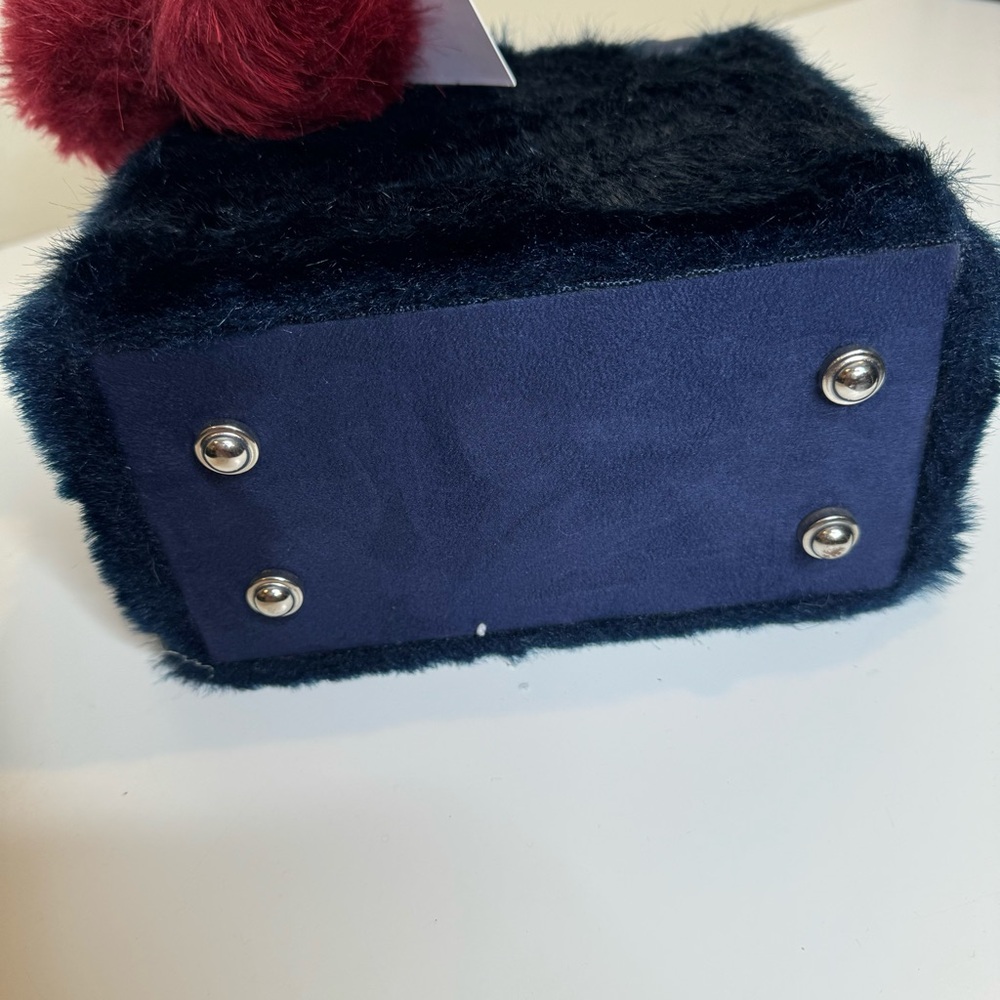 Violet & Brooks Designer Faux Fur Box Style Handbag w/ Snap-in Liner - Picture 12 of 12